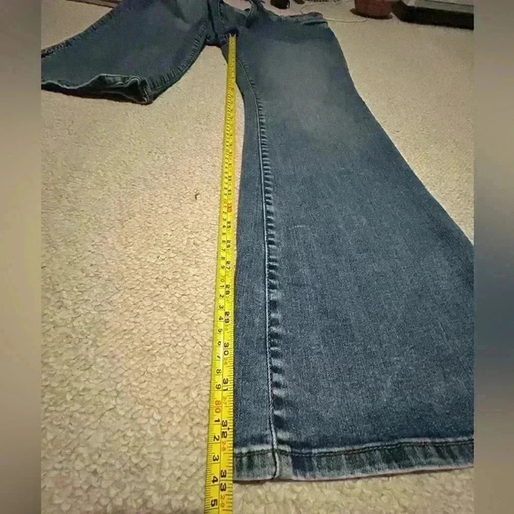 Kut from the Kloth Ana High Rise Fab Ab Flare. Size 18. Denim. Distressed. - Picture 14 of 16